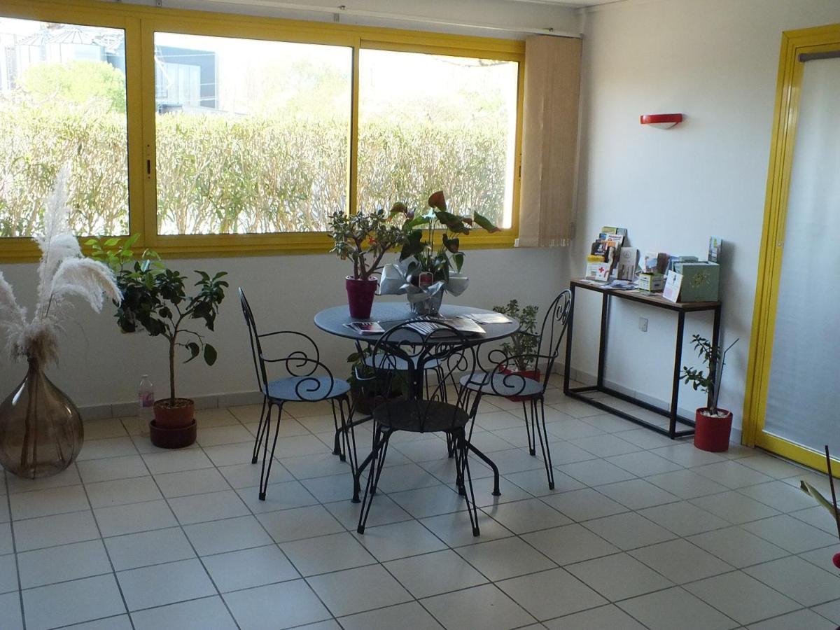 Logis Hotel Restaurant Le Clos Saint Loup Bram Екстериор снимка