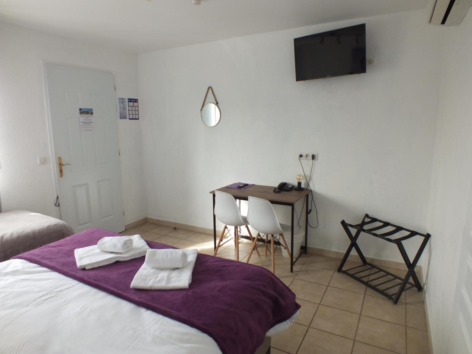 Logis Hotel Restaurant Le Clos Saint Loup Bram Екстериор снимка
