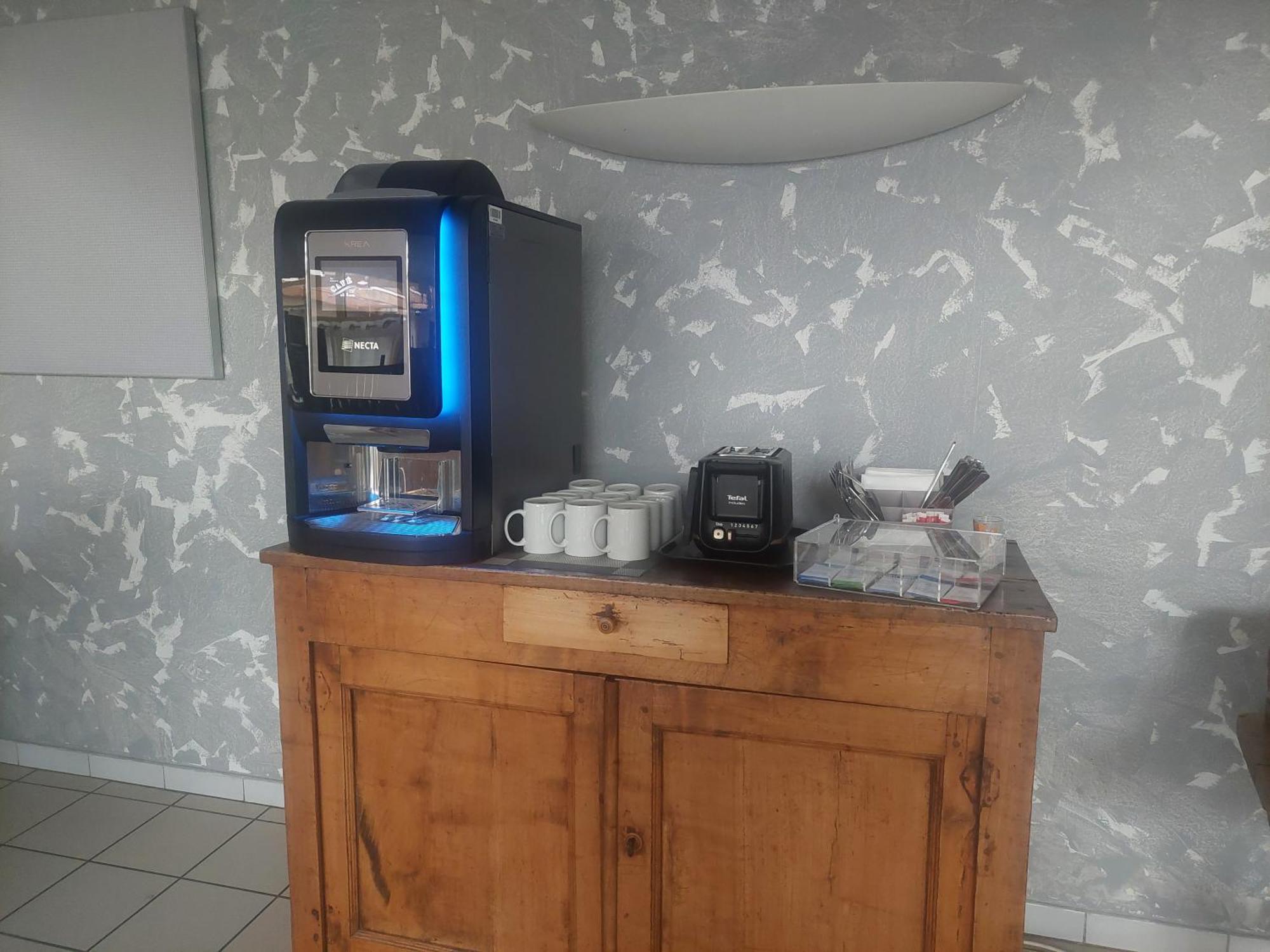 Logis Hotel Restaurant Le Clos Saint Loup Bram Екстериор снимка