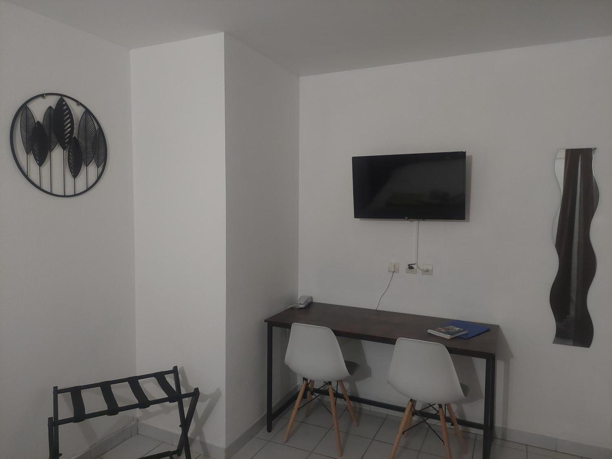 Logis Hotel Restaurant Le Clos Saint Loup Bram Екстериор снимка