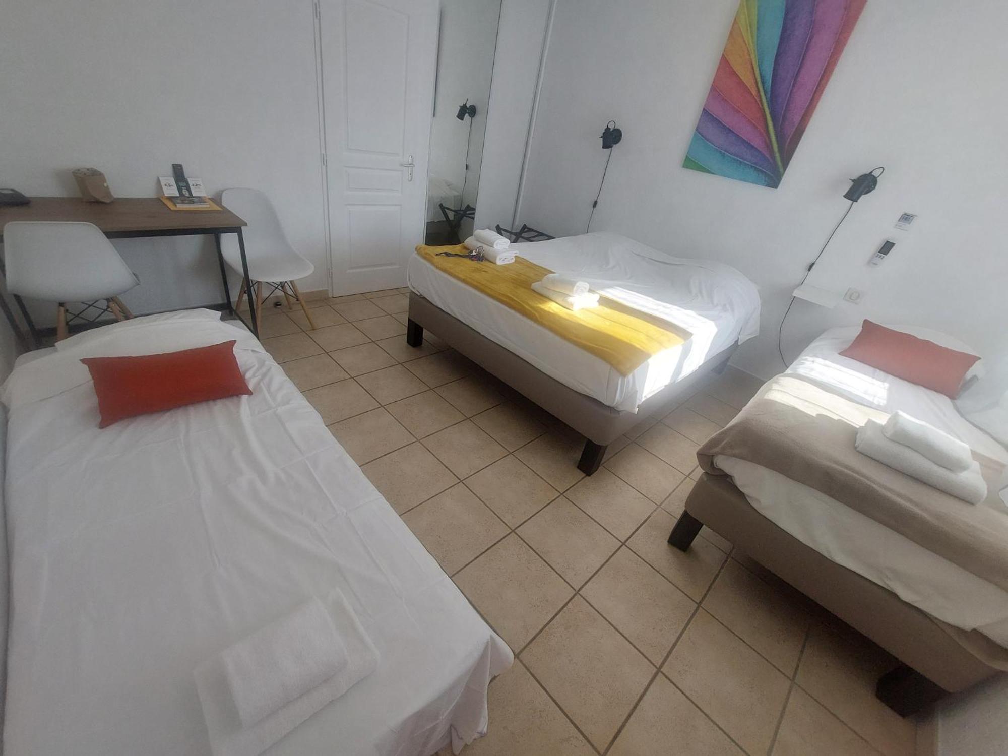 Logis Hotel Restaurant Le Clos Saint Loup Bram Екстериор снимка