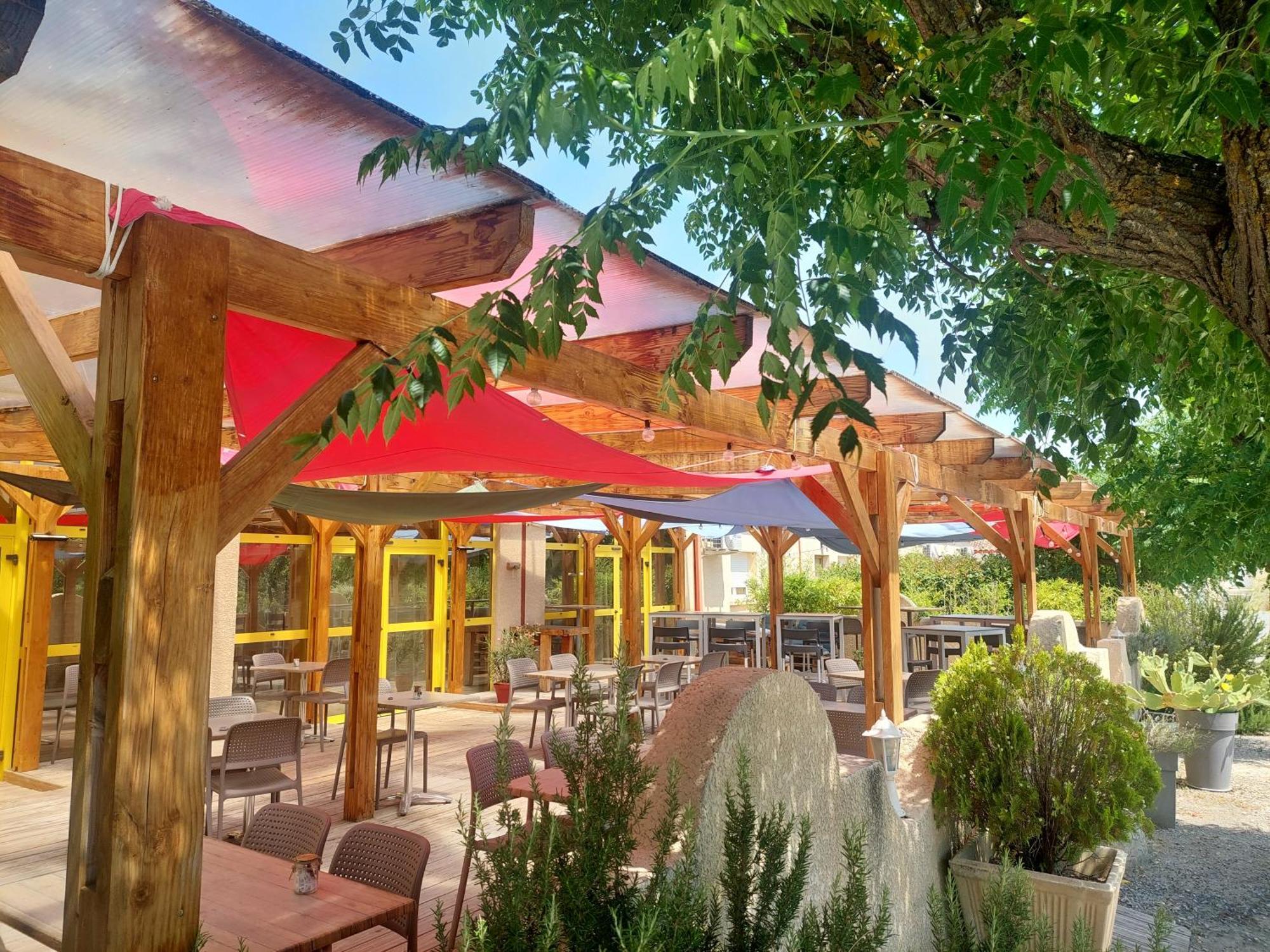 Logis Hotel Restaurant Le Clos Saint Loup Bram Екстериор снимка